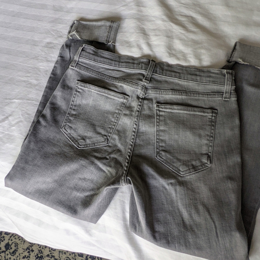 Light gray, raw hem crop skinny jeans